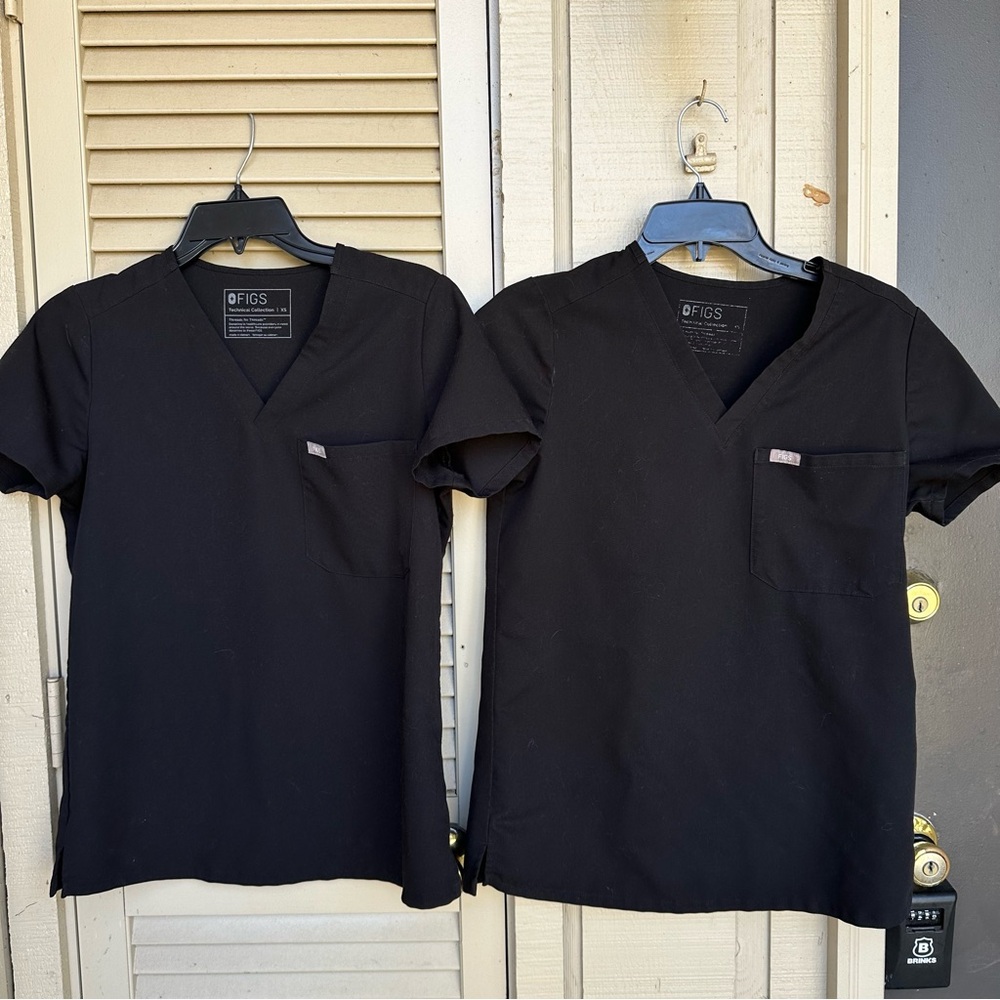 Figs Technical Collection Scrub Top Bundle Size Xs - image 1